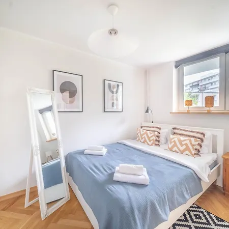 Pawia Urban Apartment *